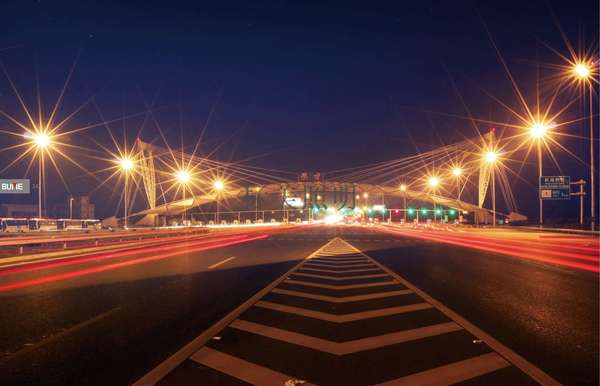北京機場快速及京承高速公路照明